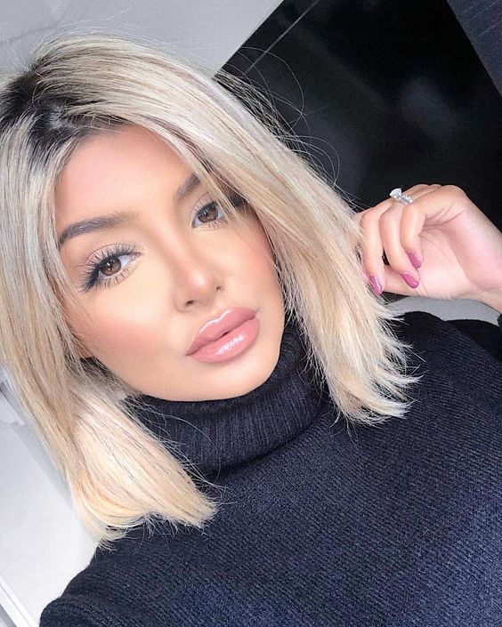 Blond włosy do ramion