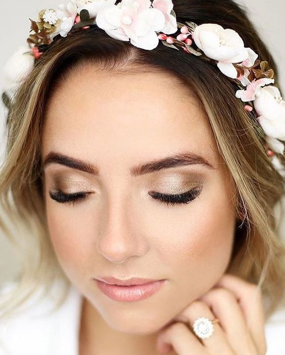 Delikatny makijaż ślubny