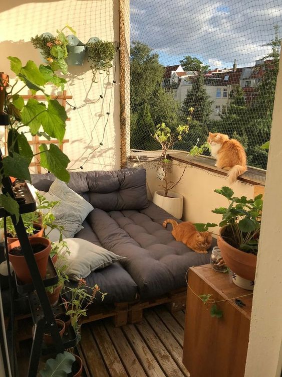 Meble wykonane z palet na balkon