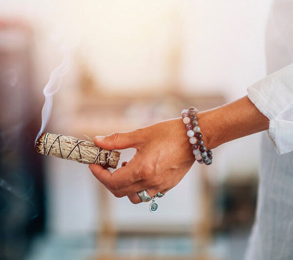 Palenie szałwii - rytuał oczyszczający dla domu